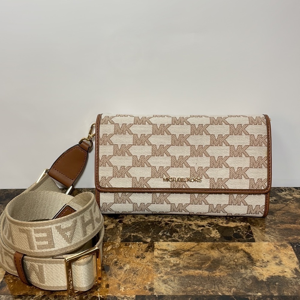 Michael Kors large zip around wallet crossbody Jet set Item - Picture 3 of 15
